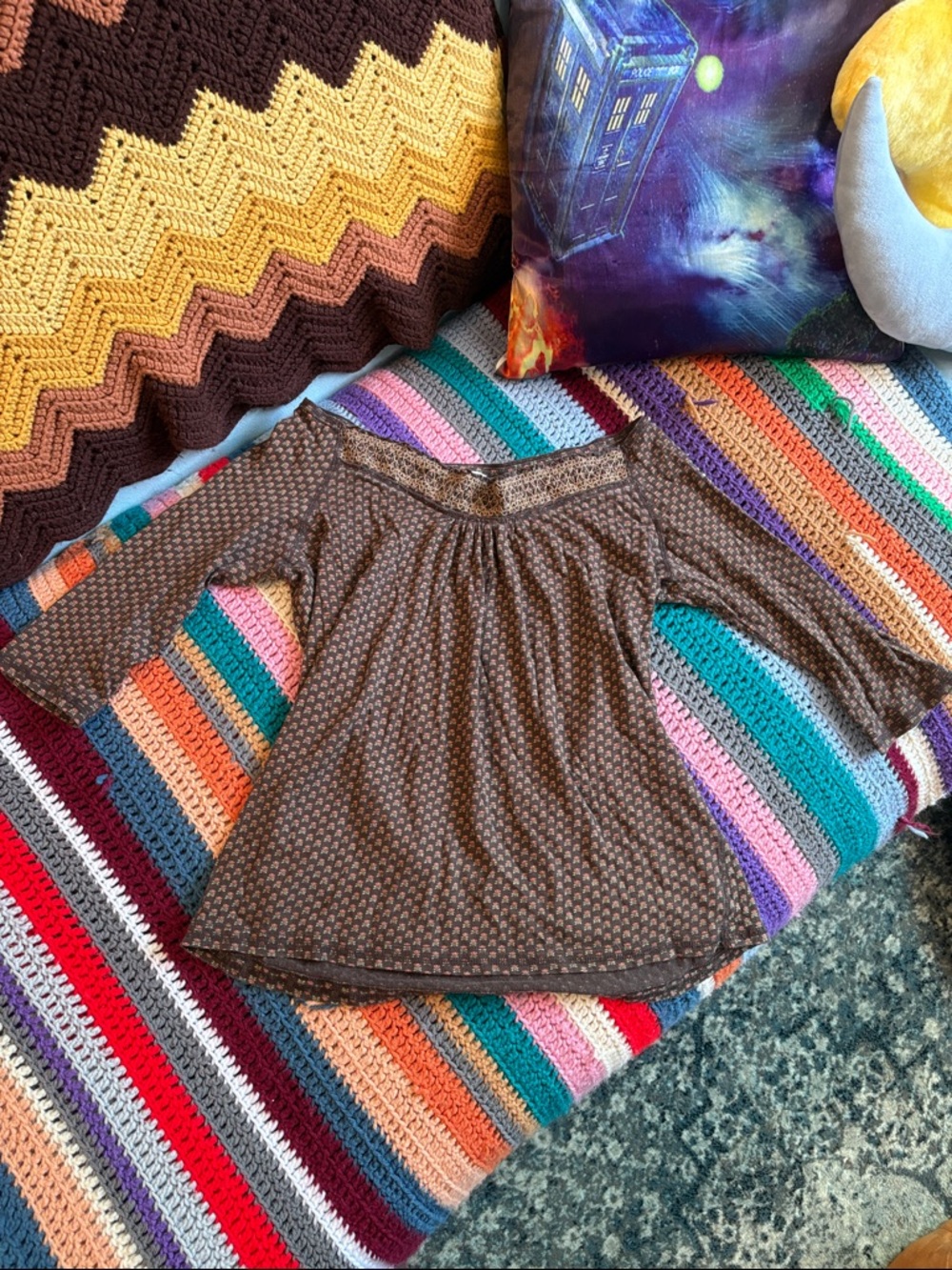 Ann Taylor LOFT Brown Small-Print Peasant Top